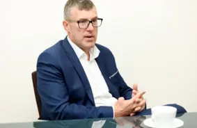 airBaltic jauno izpilddirektoru Erno Hildēnu gaida zemāka alga nekā Martinu Gausu