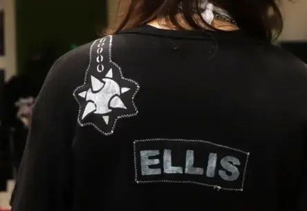 16 gadus jaunais dizainers Elliss ar saviem darbiem iekarojis Rīgas modes skatuvi