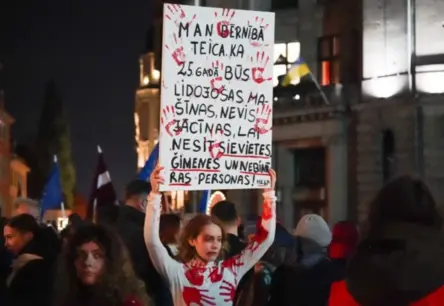 35 000 parakstu par Stambulas konvenciju nonākuši Saeimas Ārlietu komisijas rokās