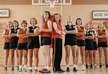 6. novembrī pirmizrāde Dzintara Dreiberga filmai “Tīklā. TTT leģendas dzimšana” – stāsts par drosmi, sievietēm un uzvaru pret visu