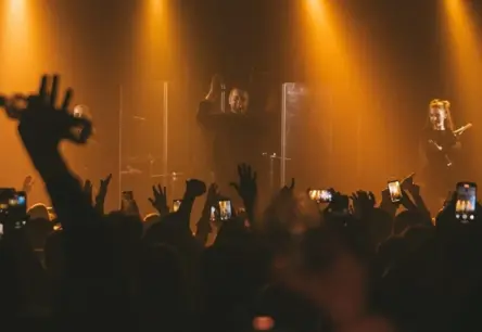 “A-Europa” turpina vasaras koncertu virpuli – rudens tūre sola enerģiju un nostalgiju