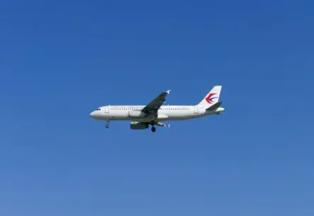 ASV apsver aizliegumu Ķīnas aviokompānijām izmantot Krievijas gaisa telpu lidojumos uz Ameriku