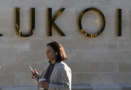 ASV uzliek sankcijas Krievijas naftas milžiem "Rosņeft" un "Lukoil"