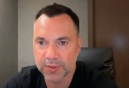 Arestoviča meli par Latvijas valodu politiku: Fakti pret dezinformāciju un politiskās ambīcijas