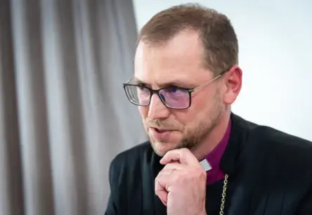 Arhibīskaps Grants: Tehnoloģijas nevar aizstāt cilvēcisko kontaktu un attiecību dziļumu