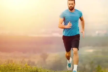 Ārste brīdina: Nepamatota testosterona terapija – nopietns risks vīriešu veselībai un auglībai