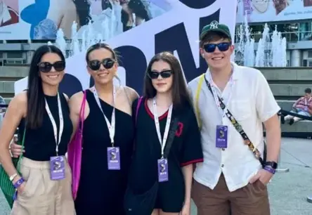 Austrāliešu influenceri pamet dzimteni, lai izvairītos no sociālo mediju aizlieguma bērniem