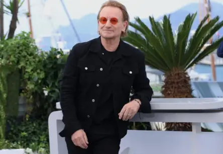 Bono atklāj dvēseli Kannās: mātes zaudējums, mīlestība un mūzikas glābjošais spēks jaunajā filmā