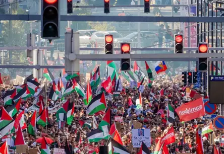 Brisele velk «sarkano līniju»: desmitiem tūkstošu pieprasa stingras sankcijas pret Izraēlu un ES rīcību