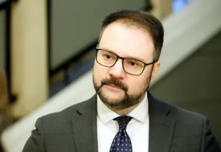 Briškens un "Rail Baltica": Kad politiķa vārdi sabiedrībā atbalsojas ar skepsi un izsmieklu