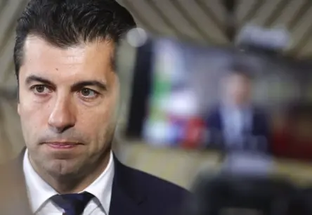 Bulgārijas Politiskā Krīze: Petkovs Atkāpjas, Kamēr Sofijas Mēra Birojā Dārd Korupcijas Skandāls