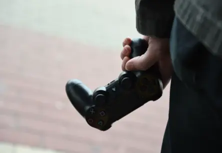 „Call of Duty” klusuma režīmā? Latvijas cietumos ierobežo saziņu iespējojošās videospēles