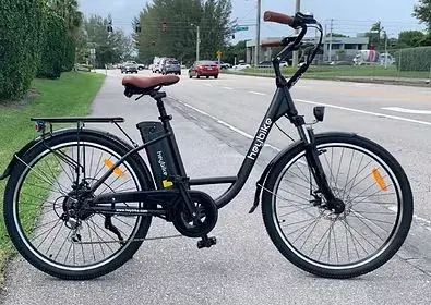 Carnikavā dzīvību zaudējis velosipēdists pēc sadursmes ar stabuli