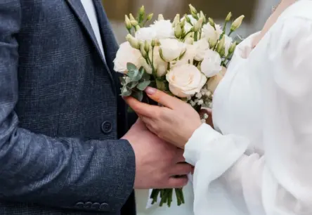 Cik bieži Latvijā pie altāra izskan "nē" un kā savaldīt paniku kāzu dienā? Atbild pasākumu vadītājs