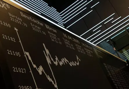 DAX Gāžas Rekordos: Tirdzniecības Miers Starp ASV un ES Iesilda Tirgus!