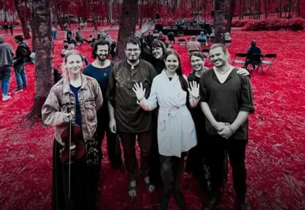 “Daba San” sveic rudeni ar jaunu singlu “Miķeļam”: blūza un latviešu tradīciju apvienojums