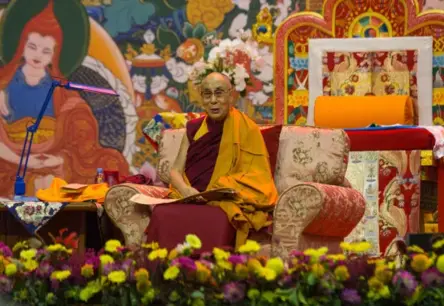 Dalailama Sāk 90 Gadu Jubilejas Svinības: Cerību Bāka, Pēctecības Dilemma un Tibetas Sirds Balsis