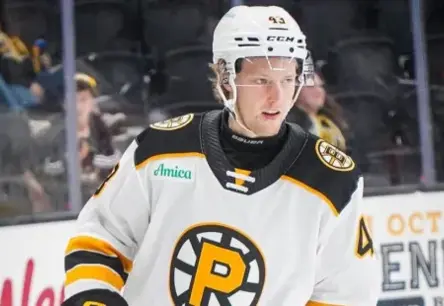 Dans Ločmelis gūst piekto punktu AHL sezonā, latviešu hokejisti aktīvi arī citās līgās