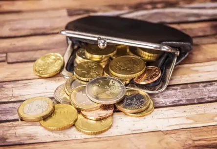 Darba samaksa – galvenais ienākumu avots Latvijas iedzīvotājiem