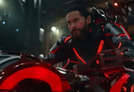 Dārgais izklaides sabrukums: «Trona: Āres» izmaksās Disnejai vairāk nekā 130 miljonus dolāru