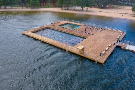 Daugavpilī Vasara Aicina uz Tīrām un Drošām Peldvietām: 10 Pludmales ar Izcilu Ūdens Kvalitāti un Zilā Karoga Mirdzumu