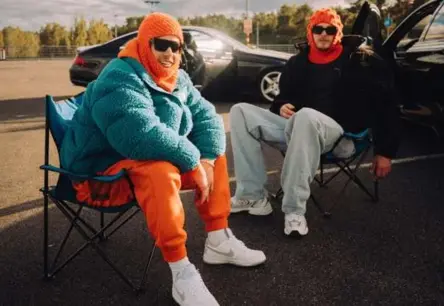 Deniss un Sudrabu Sirds izdod jaunu dziesmu "Karuselī" par depresiju