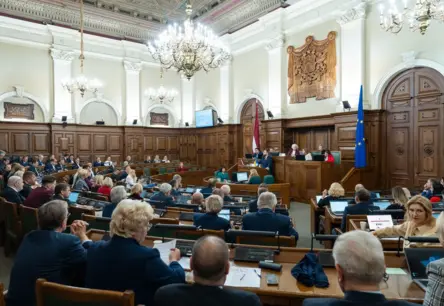 Deputāti nespēj vienoties par grozījumu izskatīšanu Jaunatnes likumā, radot vilšanos nozarē