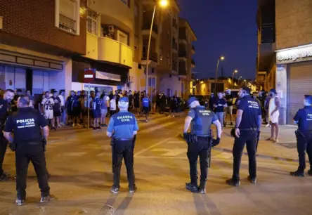 Dezinformācija saasina spriedzi: Uzbrukums pensionāram izraisa plašus nemierus Torre Pacheco