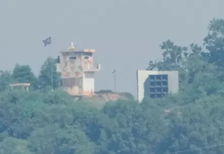 Dienvidkoreja demontē propagandas skaļruņus uz robežas ar Ziemeļkoreju, cerot mazināt spriedzi