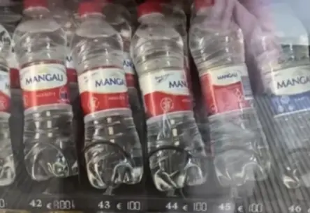 Digitālās ēras spogulis Rīgas autoostā: Vai vīrusu joks ir humors vai sabiedriskās kārtības pārbaudījums?