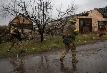 Doneckas kauju zonās joprojām tūkstošiem civiliedzīvotāju – bažas par drošību un nepieciešamība pēc evakuācijas
