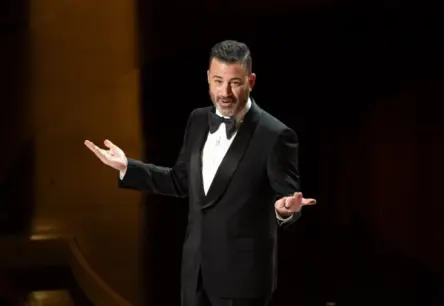 Džimija Kimela šova nākotne "Disney" sarunu gaidās, darbinieki saņem algu