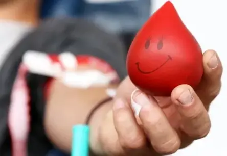 Dzīvības Signāls: Latvijā Kritiski Trūkst 0- Asinsgrupas Asiņu – VADC Aicina Universālos Donorus Glābt Dzīvības