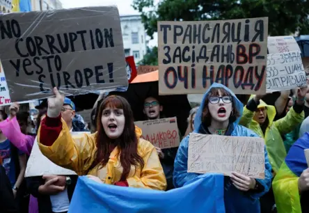 Eiropas partneri aicina Ukrainu pastiprināt cīņu pret korupciju, neskatoties uz nesenajiem satricinājumiem