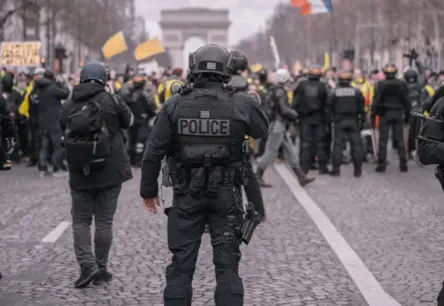 Eiropols brīdina: Terorisms Eiropā kļūst bīstami jaunāks un digitāli gudrāks