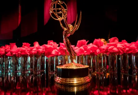 Emmy balvu nominācijas 2025: "Severance" un "The Studio" triumfē, iezīmējot jaunu ēru televīzijā