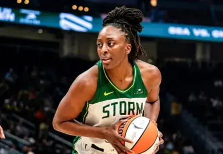 FIBA trešo reizi noraida Nnekas Ogvumikes lūgumu pārstāvēt Nigēriju