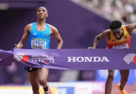 Fantastisks maratona finišs Tokijā: Simbu izcīna Pasaules čempionāta zelta medaļu dramatiskā fotofinišā