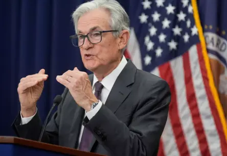 Federālo rezervju banka likmes nemainīgas; Pauels pretdarbojas Trampa spiedienam