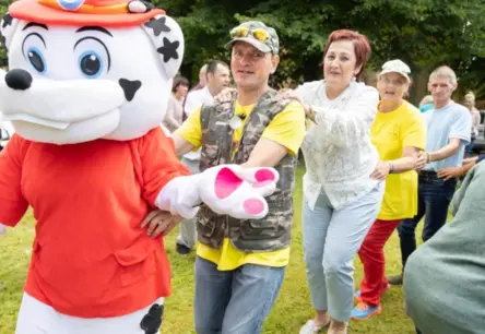 Festivāls “Draugu lokā” pulcē simtiem aprūpes centru iemītnieku, atklājot talantus un laužot stereotipus Rīgā