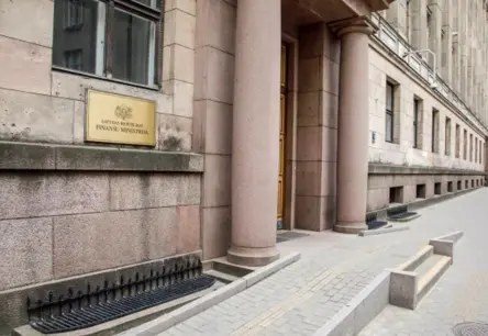 Finanšu ministrija kliedē bažas: jaunas skaidras naudas regulējuma izmaiņas neskars godprātīgos iedzīvotājus