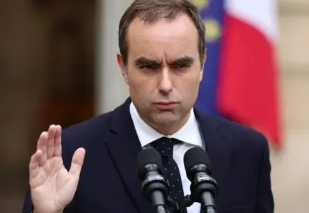 Francijas obligāciju vērtība krīt pēc negaidītā S&P reitinga pazemināšanas