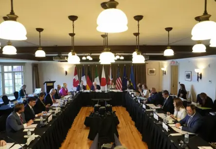 G7 valstu finanšu ministri vienojas pastiprināt spiedienu uz Krieviju, mērķējot uz naftas pircējiem