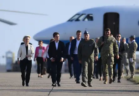 GPS traucējumi Leienas lidmašīnai Bulgārijā: Krievijas hibrīdkara drosmīga eskalācija Eiropas debesīs