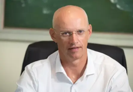 Gatis Truksnis Atkal Pie Jūrmalas Stūres: Piektais Triumfs un Jaunā Politiskā Ainava