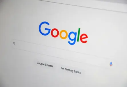 Google meklētāja tumšā puse: Kā ievainojamība ļāva slēpt neglaimojošu informāciju