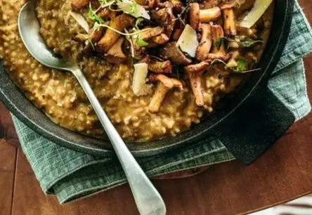 Grūbu, Sēņu un Ķirbju Harmonija: Sātīgs Rudens Lāsts Jūsu Vakariņām