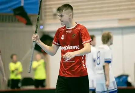 Gustavs Marks Zariņš debitē ar iespaidīgu sniegumu Zviedrijas florbola līgā