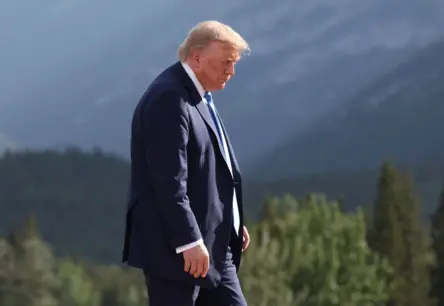 Hāgas NATO Samits: Trampa Diktētie Ritmi un Eiropas Dilemmas Jaunajā Drošības Ērā