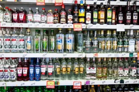 Iedzīvotāji vēlas atgriezt agrākos alkohola tirdzniecības laikus: sākt no 8:00